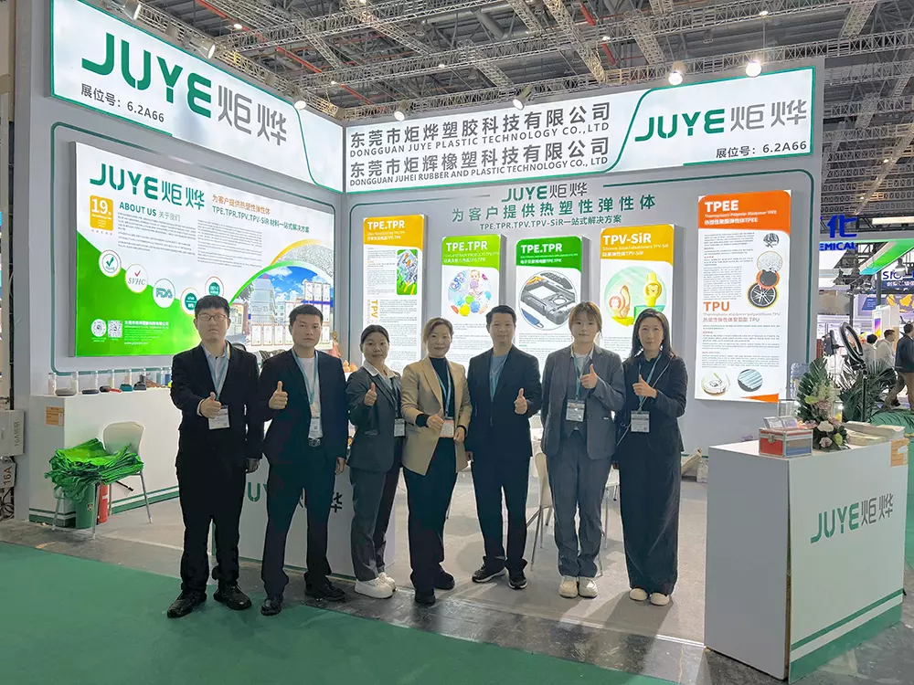 Dal 21 al 24 aprile 2026, abbiamo partecipato con successo alla fiera internazionale della gomma e plastica CHINAPLAS 2026 presso il Centro Congressi Nazionale di Shanghai, stand 6.2A66.