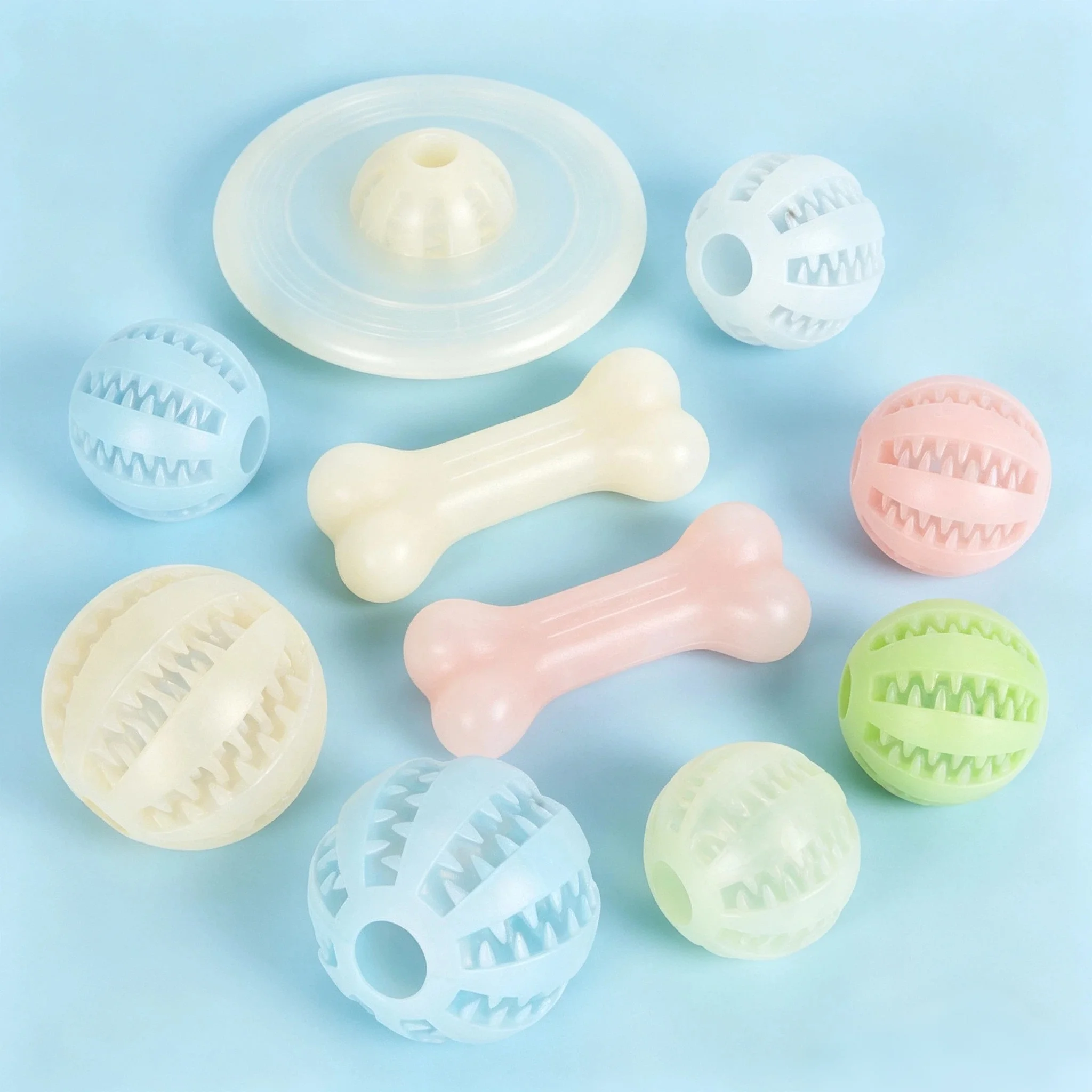 Quali materiali per i giocattoli per animali in TPE? Dalla sicurezza alimentare, alla scelta dei materiali resistenti al morso, alla lavorazione a iniezione, fino ai requisiti di conformità, con casi pratici di Juye Plastic, una lettura obbligata per chi possiede animali e per gli acquirenti.