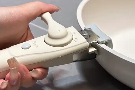 Rivestimento antiscivolo e resistente al calore per manici di utensili da cucina